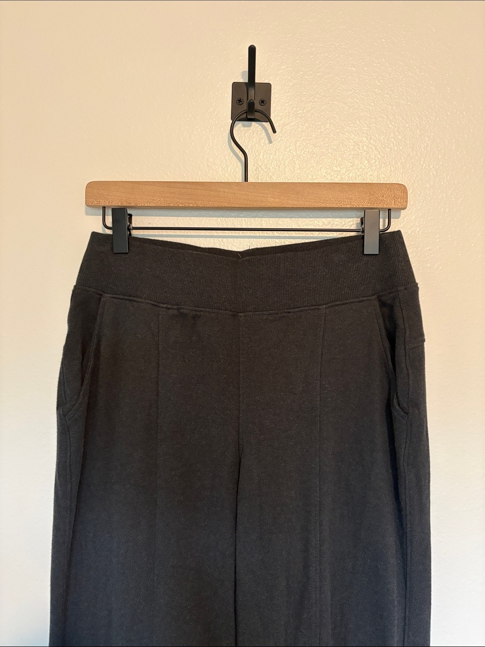 Pact 100% Organic Cotton Airplane Tapered High Rise Pull-On Pant Grey Small - Picture 4 of 9